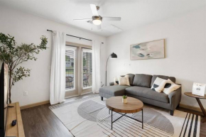 Luxe 2B/2B Getaway - Pool, Gym, Garage, Pet Wash